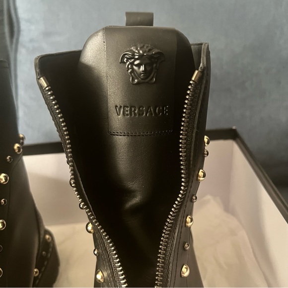 NWT Authentic Versace city stud ankle boots 5US (36 Europe) black - Picture 4 of 9